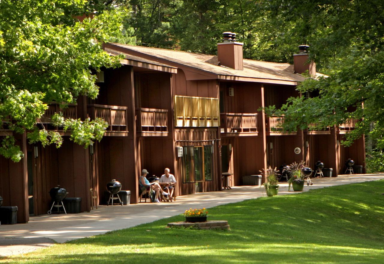 Lake Forest Resort Eagle River Bagian luar foto