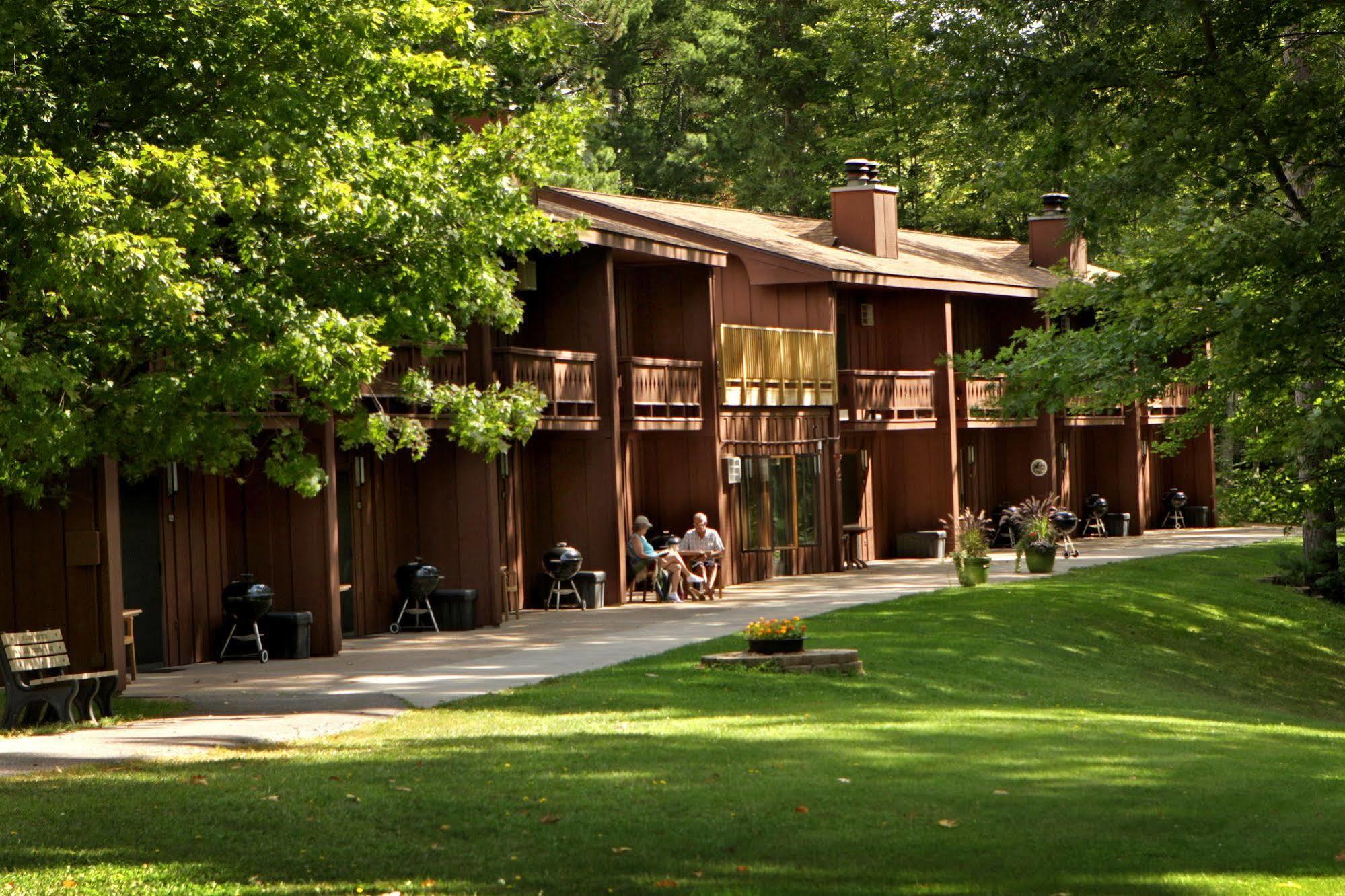 Lake Forest Resort Eagle River Bagian luar foto